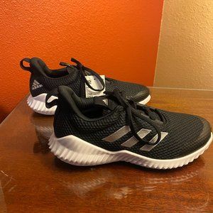 BRAND NEW Adidas FortaRun Sneakers in Black and White Size 4